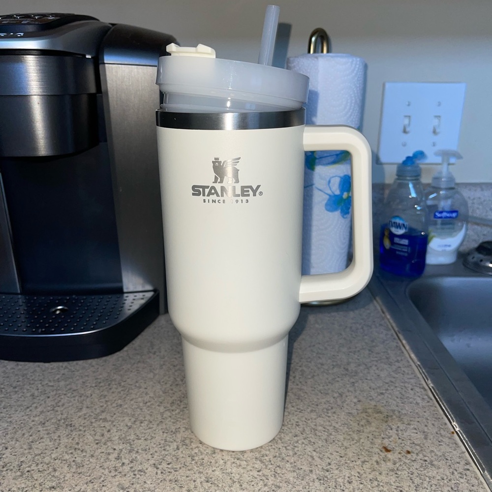 Stanley quencher tumbler 40 oz